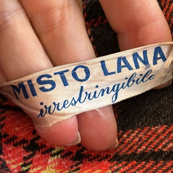 Vintage 60s/70s Misto Lana red, black & tan plaid thick shirt or jacket - Picture 7 of 7